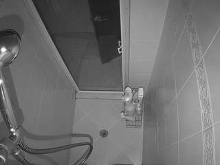 voyeurcam-baileybase-shower — Camsoda recorded stream image, 16.08.2025 18:30