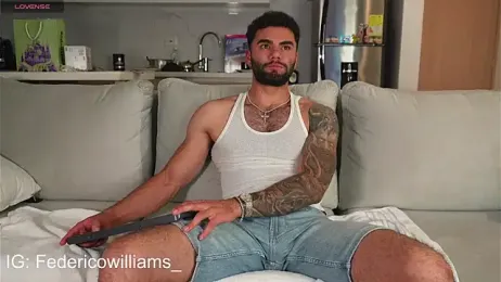 Derek_w — Stripchat recorded stream image, 26.08.2025 05:40
