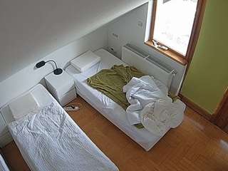 voyeurcam-julmodels-bed-7 — Camsoda recorded stream image, 19.08.2025 05:10