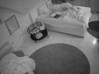 voyeurcam-julmodels-whitebed-4 — Camsoda recorded stream image, 13.02.2025 16:30
