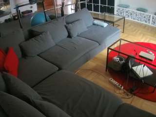 voyeurcam-julmodels-living-3 — Camsoda recorded stream image, 12.02.2025 16:50