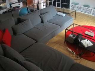 voyeurcam-julmodels-living-3 — Camsoda recorded stream image, 12.02.2025 16:50