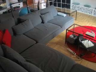 voyeurcam-julmodels-living-3 — Camsoda recorded stream image, 12.02.2025 16:50