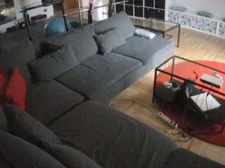 voyeurcam-julmodels-living-3 — Camsoda recorded stream image, 12.02.2025 16:50