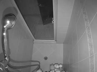 voyeurcam-baileybase-shower — Camsoda recorded stream image, 24.08.2025 21:00