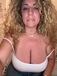 miamellycious — Stripchat recorded stream image, 28.08.2025 04:40