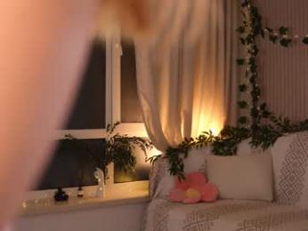 little_poetry — Chaturbate recorded stream image, 04.09.2025 17:40