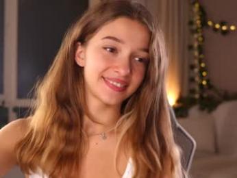 little_poetry — Chaturbate recorded stream image, 04.09.2025 17:40