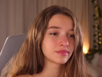 little_poetry — Chaturbate recorded stream image, 04.09.2025 17:40