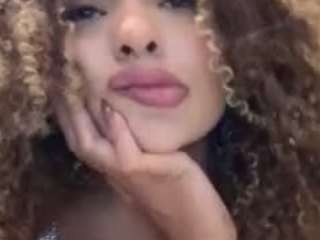 emmawilliams1 — Camsoda recorded stream image, 05.09.2025 03:50