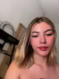 Your_Honeey — Stripchat recorded stream image, 15.02.2025 03:10