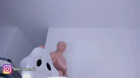 bella_adams_ — Stripchat recorded stream image, 18.09.2025 00:00