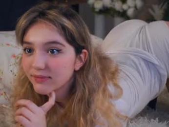 pinkncrazy — Chaturbate recorded stream screenshot (17 Feb 2025)