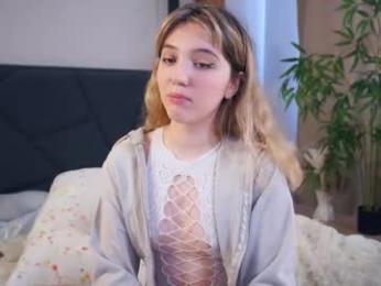 pinkncrazy — Chaturbate recorded stream screenshot (17 Feb 2025)