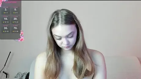 May_Flower — Stripchat recorded stream image, 18.09.2025 08:00