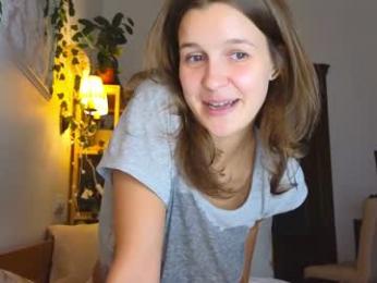 eli_sun — Chaturbate recorded stream image, 22.09.2025 09:00