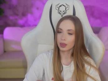 anabel054 — Chaturbate recorded stream image, 17.02.2025 19:20