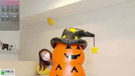 SUZU_ — Stripchat recorded stream image, 01.10.2025 13:00