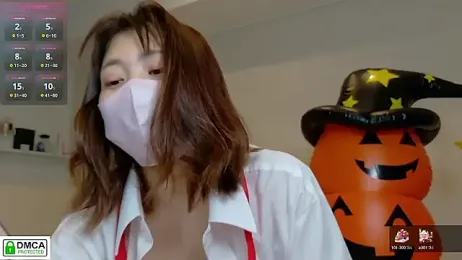 SUZU_ — Stripchat recorded stream image, 01.10.2025 13:00