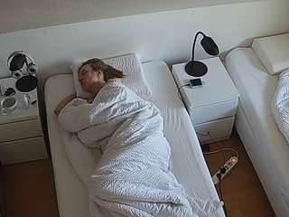 voyeurcam-julmodels-bed-7 — Camsoda recorded stream image, 02.10.2025 03:00