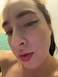 Holly_Play — Stripchat recorded stream image, 02.10.2025 09:10