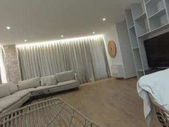 ehotlovea — Chaturbate recorded stream screenshot (05 Oct 2025)