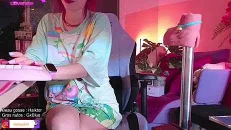 Indriya2x0 — Stripchat recorded stream image, 06.10.2025 20:10
