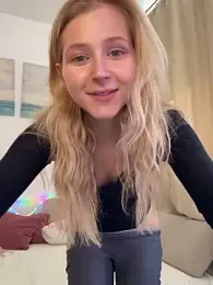 LunaRase — Stripchat recorded stream screenshot (08 Oct 2025)