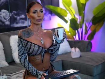 RaquelleVon — Bongacams recorded stream image, 08.10.2025 09:00