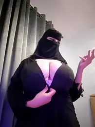 _arabica_ — Stripchat recorded stream image, 19.02.2025 18:30