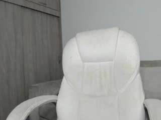 alexyferrer — Camsoda recorded stream image, 08.10.2025 23:30