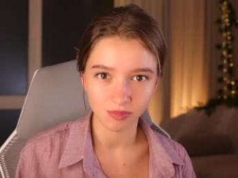 little_poetry — Chaturbate recorded stream image, 09.10.2025 15:00