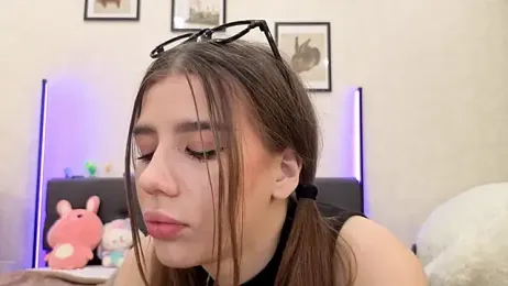 dolly_ll — Stripchat recorded stream image, 09.10.2025 13:20