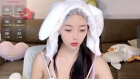 ziyu111 — Stripchat recorded stream image, 19.02.2025 19:50