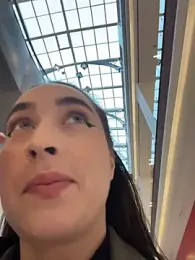 Holly_Play — Stripchat recorded stream image, 10.10.2025 10:10