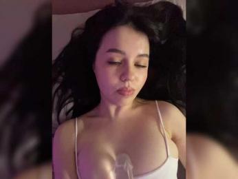 Businka13 — Bongacams recorded stream image, 14.10.2025 17:20
