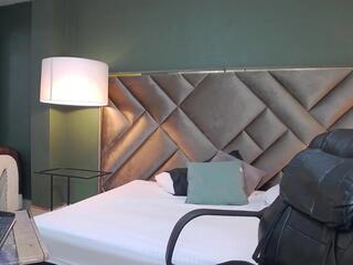 Sophia Loreen — Flirt4free recorded stream screenshot (15 Oct 2025)