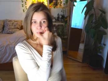 eli_sun — Chaturbate recorded stream image, 17.10.2025 10:00