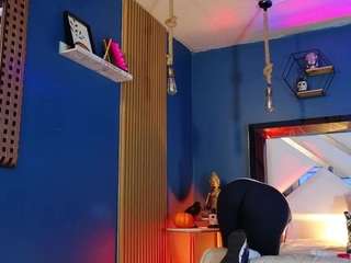 lady-brownn — Camsoda recorded stream image, 17.10.2025 11:00
