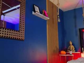lady-brownn — Camsoda recorded stream image, 17.10.2025 11:00