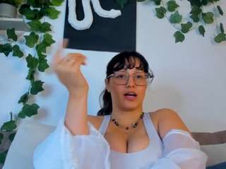 nataliepeterson — Camsoda recorded stream image, 18.10.2025 01:00