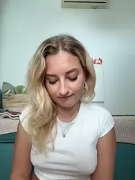 MileySummer — Stripchat recorded stream image, 19.10.2025 11:30