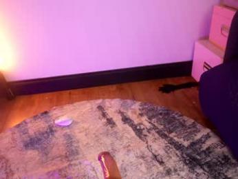 littlee33 — Chaturbate recorded stream image, 22.10.2025 20:10