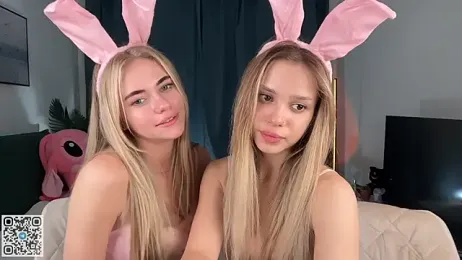 sunsally — Stripchat recorded stream screenshot (22 Oct 2025)