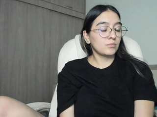 alexyferrer — Camsoda recorded stream image, 22.10.2025 21:50