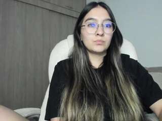 alexyferrer — Camsoda recorded stream image, 22.10.2025 21:50