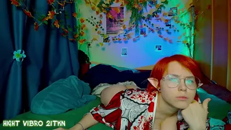 TrickyKitsune — Stripchat recorded stream image, 27.10.2025 13:40