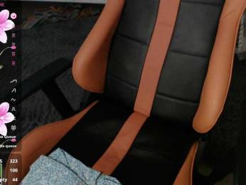 crystalyss — Bongacams recorded stream screenshot (28 Oct 2025)