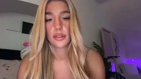 KENNIEXROSE — Stripchat recorded stream image, 28.10.2025 21:30