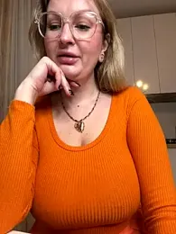 Teya_moon_ — Stripchat recorded stream image, 28.10.2025 19:20